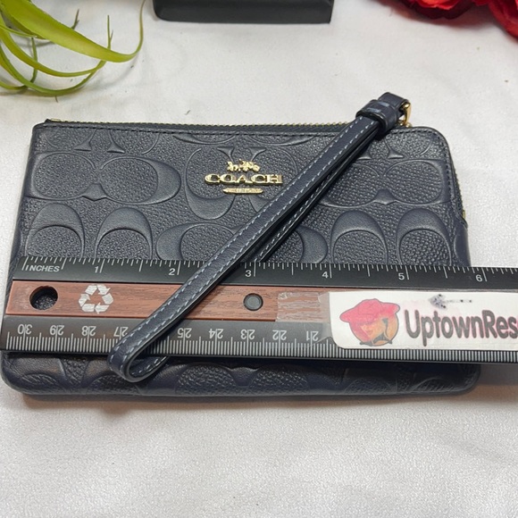 Coach wristlet zip wallet leather signature C’s - Picture 2 of 8